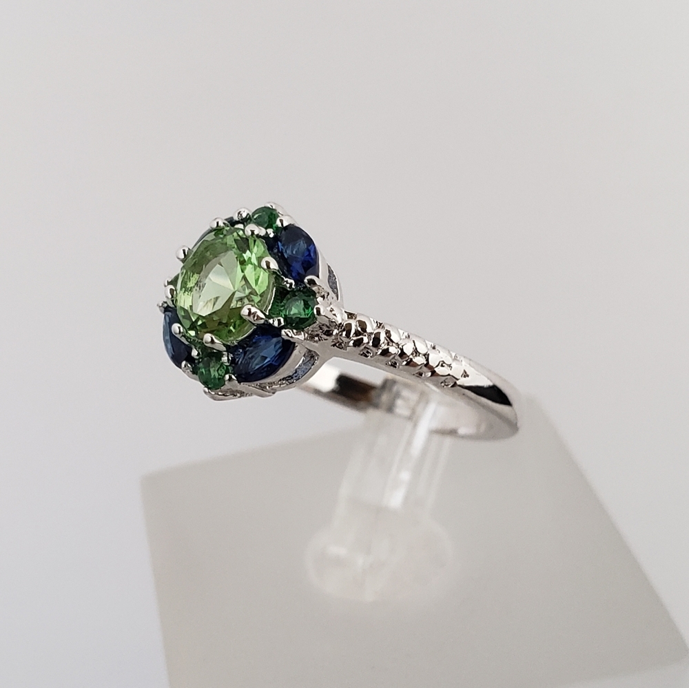 18k Mandala Ring - Picture 3 of 8
